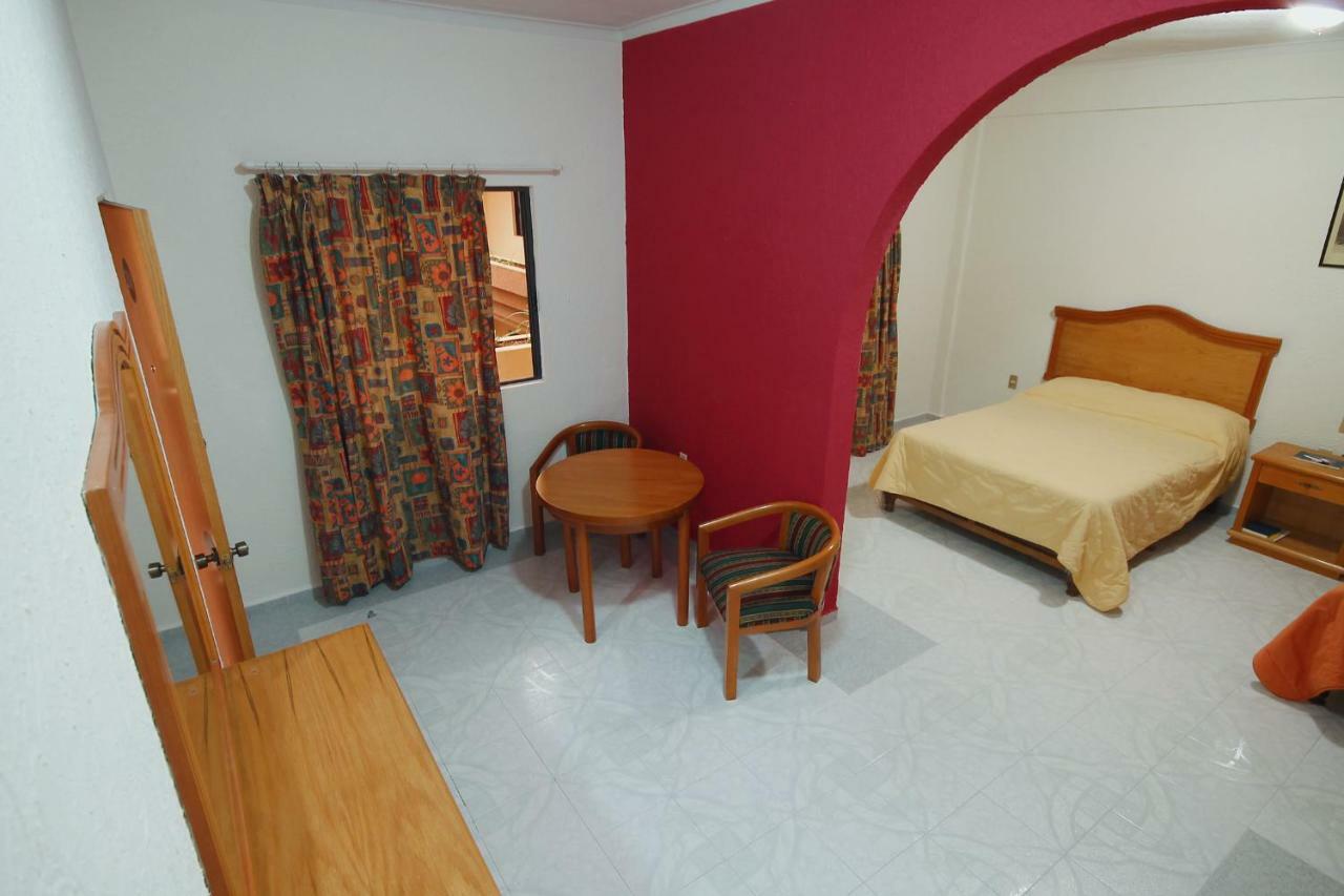 Hotel El Conquistador Monarca. Zitácuaro Eksteriør billede