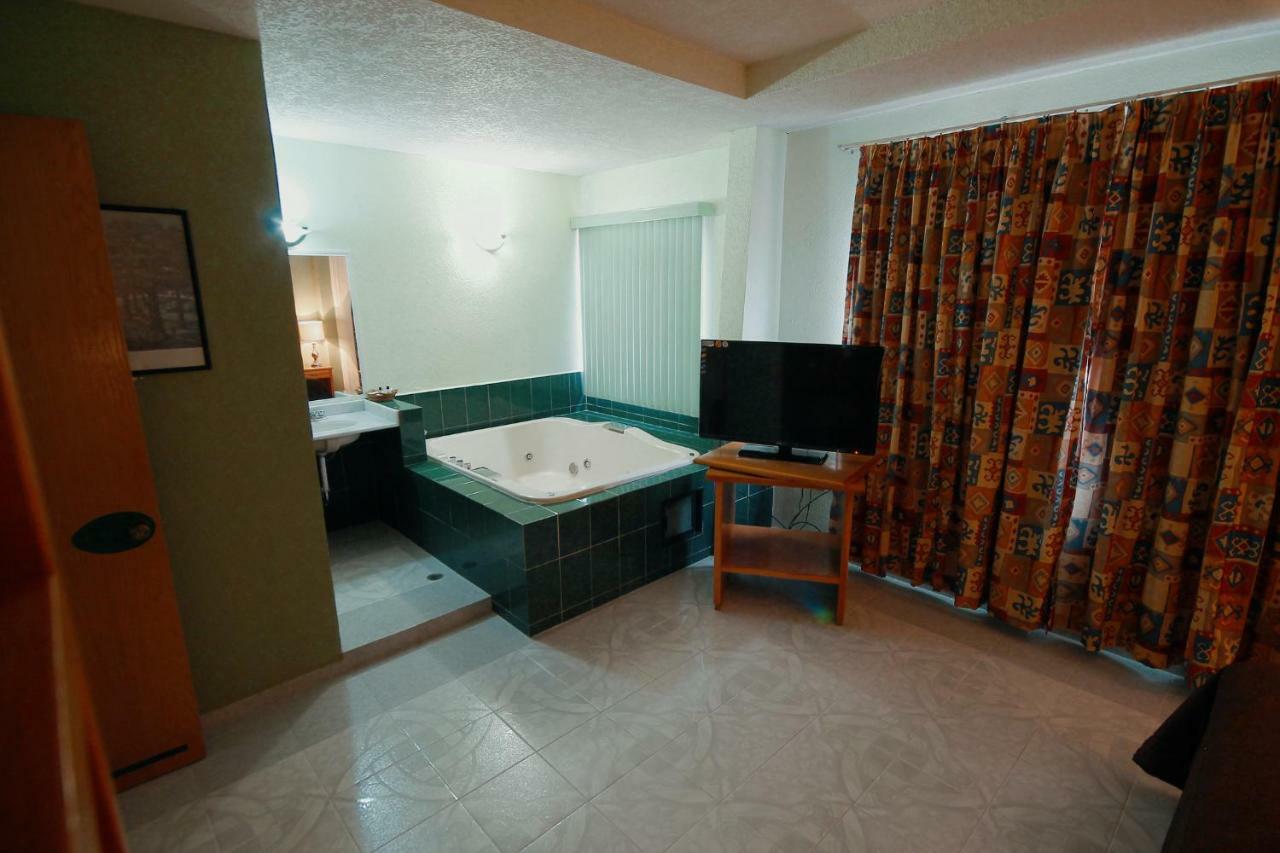 Hotel El Conquistador Monarca. Zitácuaro Eksteriør billede
